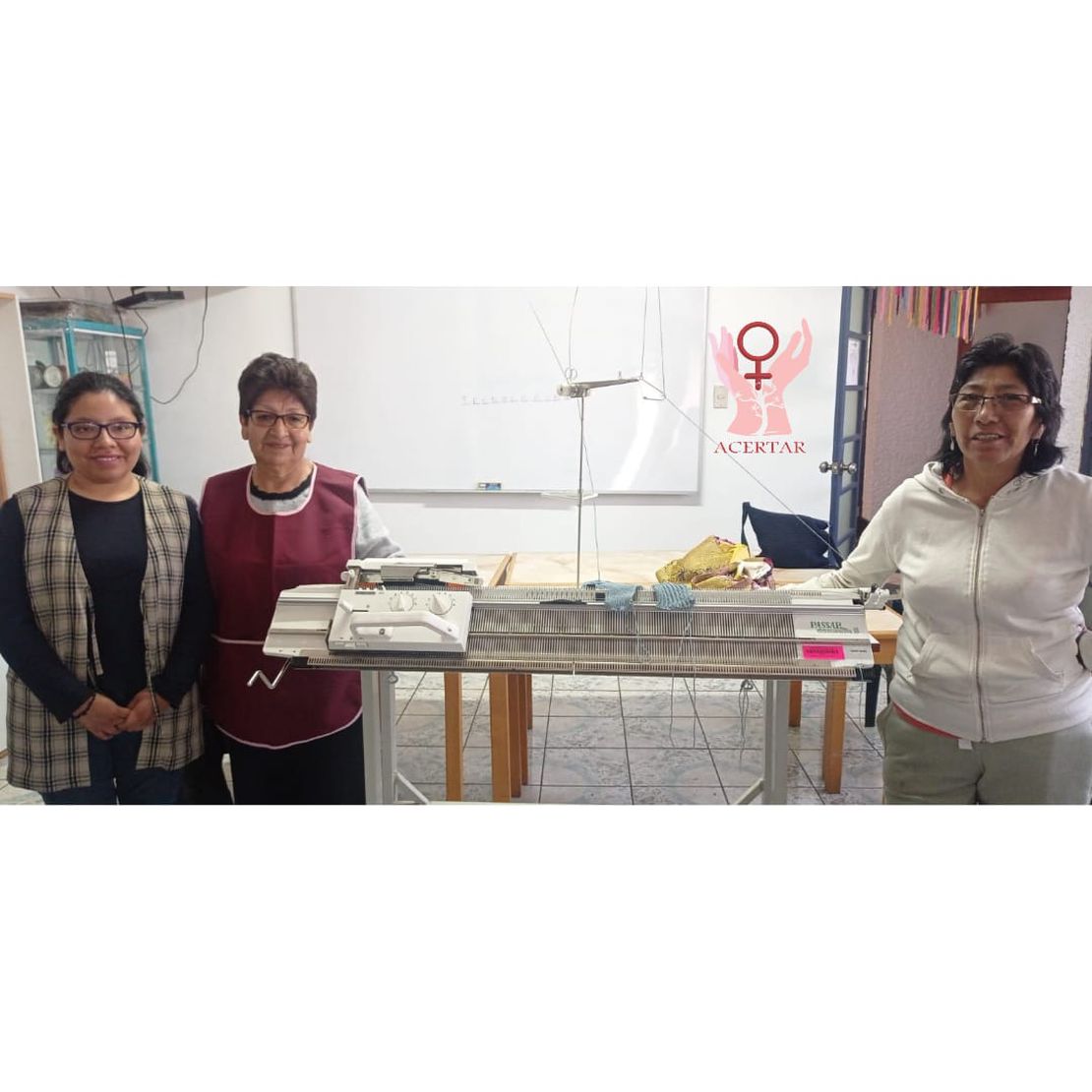 Mujeres Tejiendo Sueños